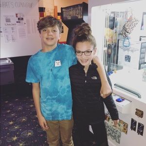 Meet your Posher, Emelie